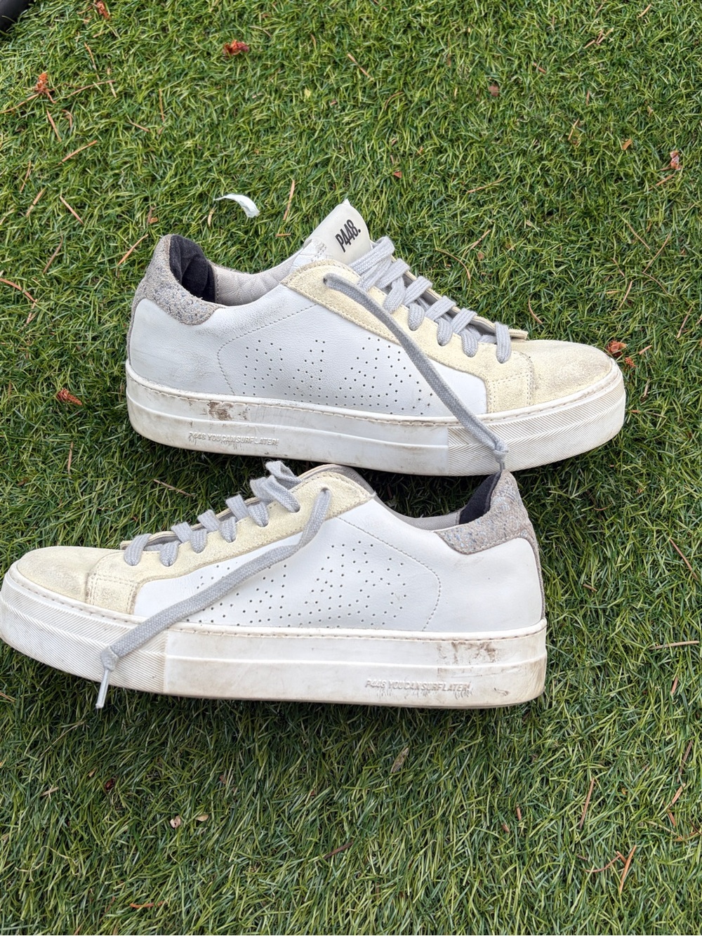 White & Light Gray Women's Low-Top Sneakers P448